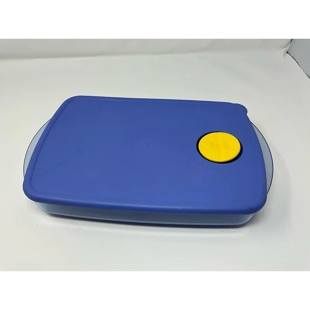 New Tupperware microwave vent-n-serve‎ container